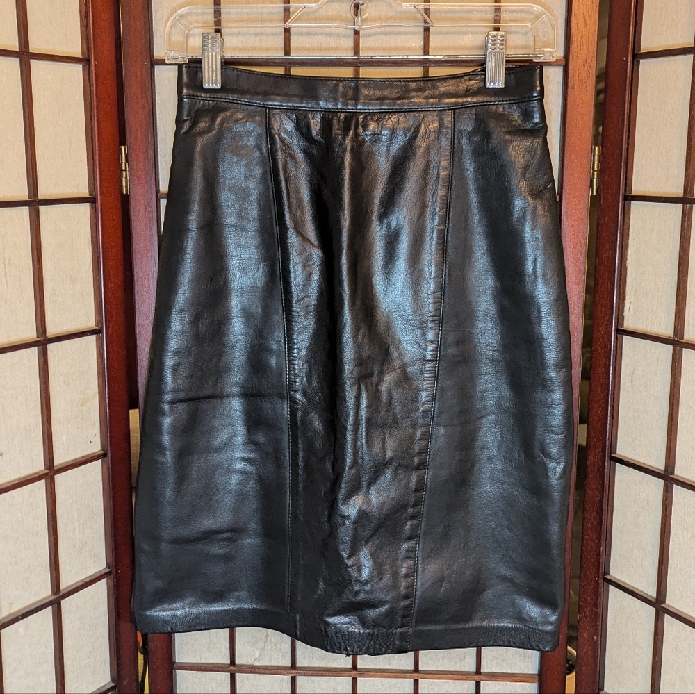 Danier vintage leather pencil skirt black waist 26"